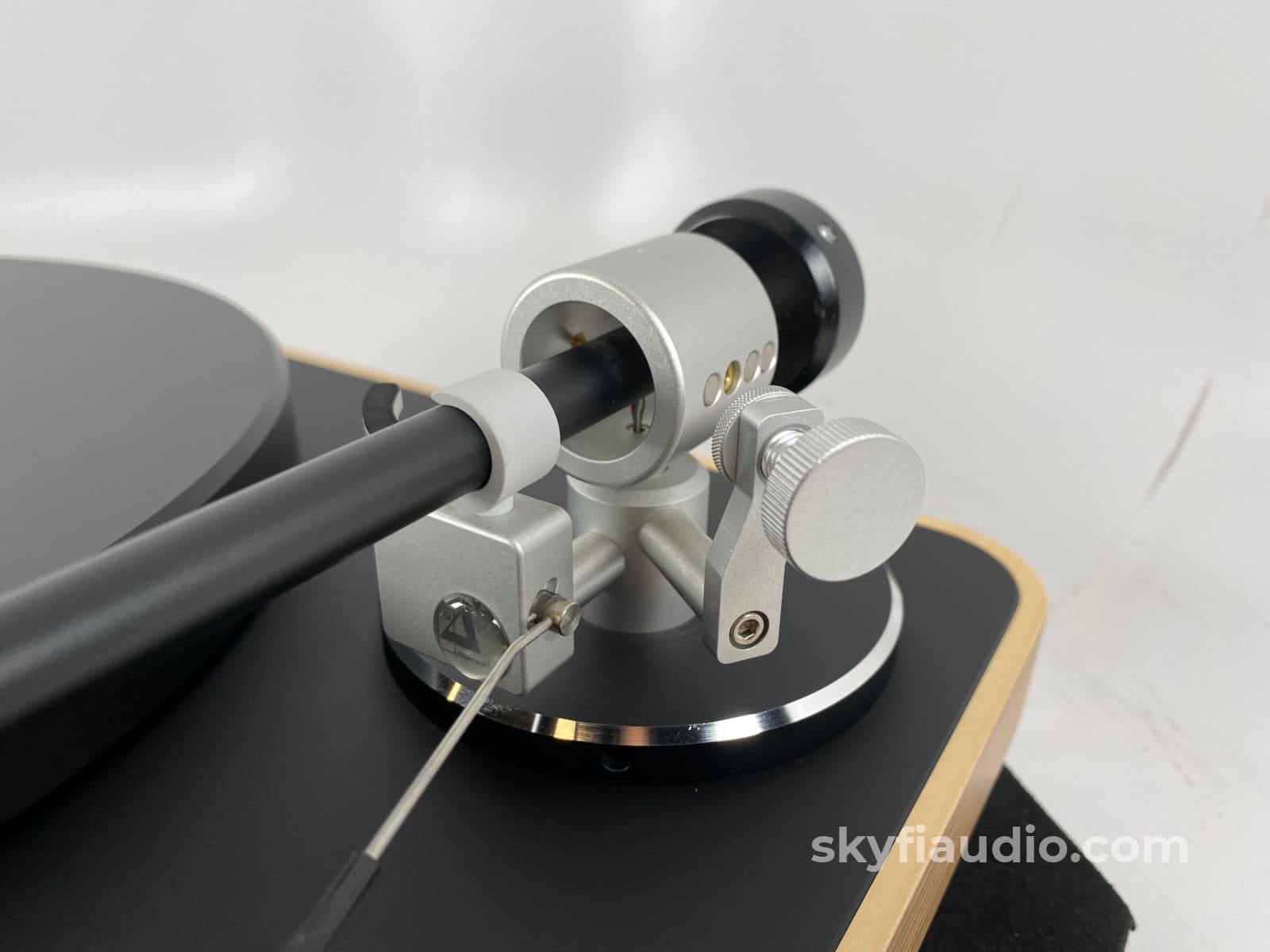 Clearaudio Concept Wood Turntable With New Sumiko Blue Point Special Evo Iii Cartridge