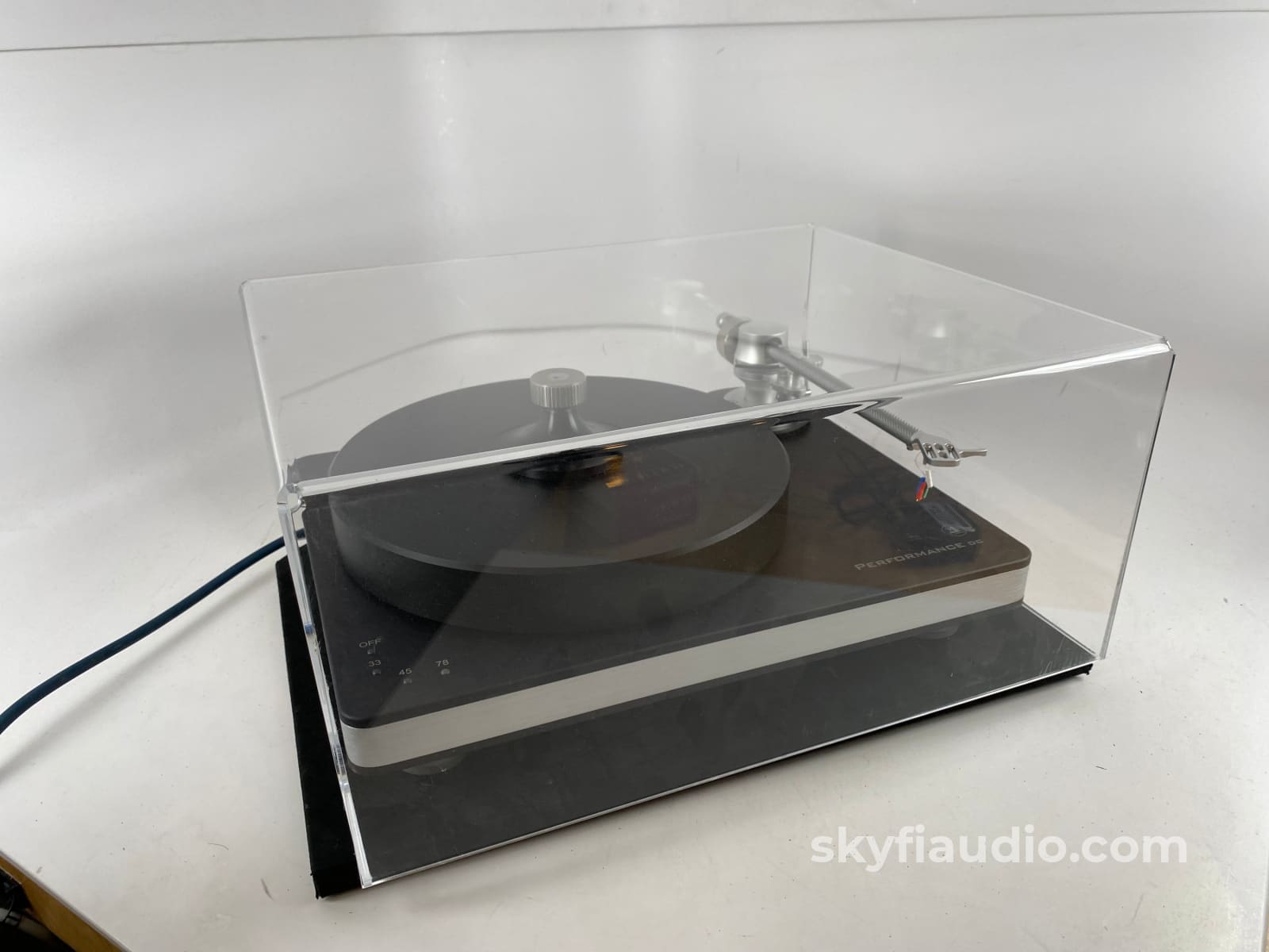 Clearaudio Performance Dc Turntable W/Tracer Tonearm And New Sumiko Cartridge