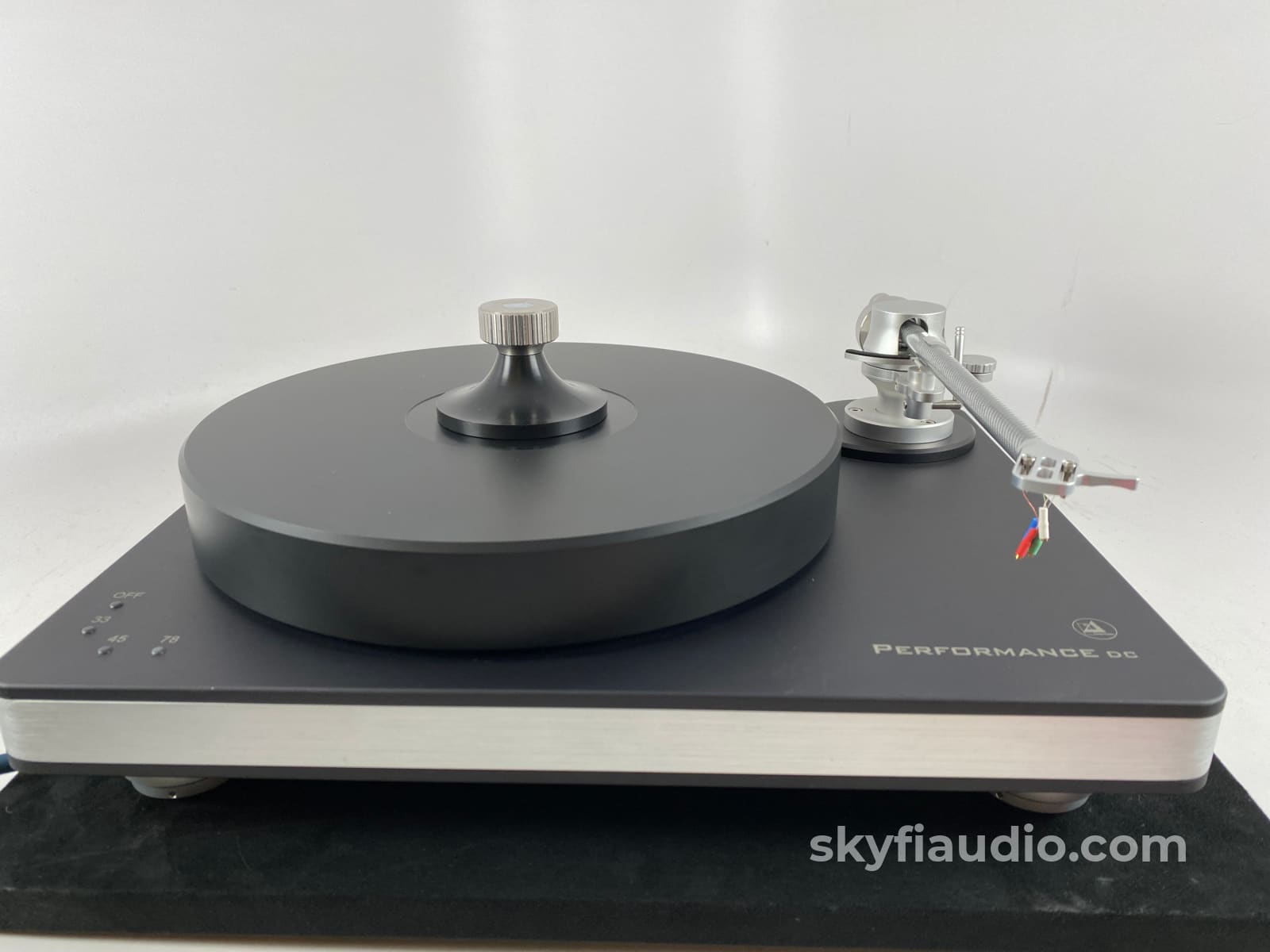 Clearaudio Performance Dc Turntable W/Tracer Tonearm And New Sumiko Cartridge