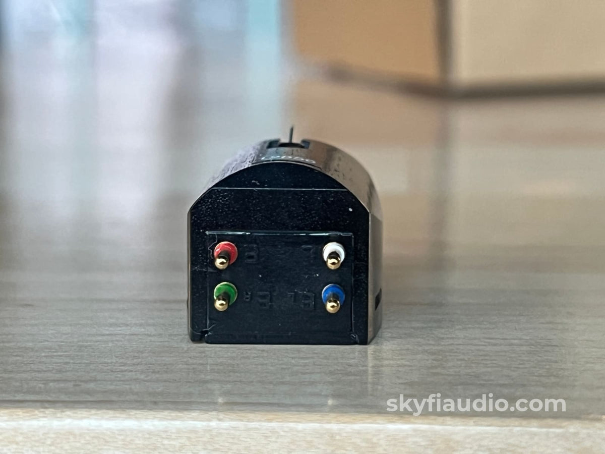Clearaudio Virtuoso V2 Clearaudio (McIntosh Branded) Phono Cartridge
