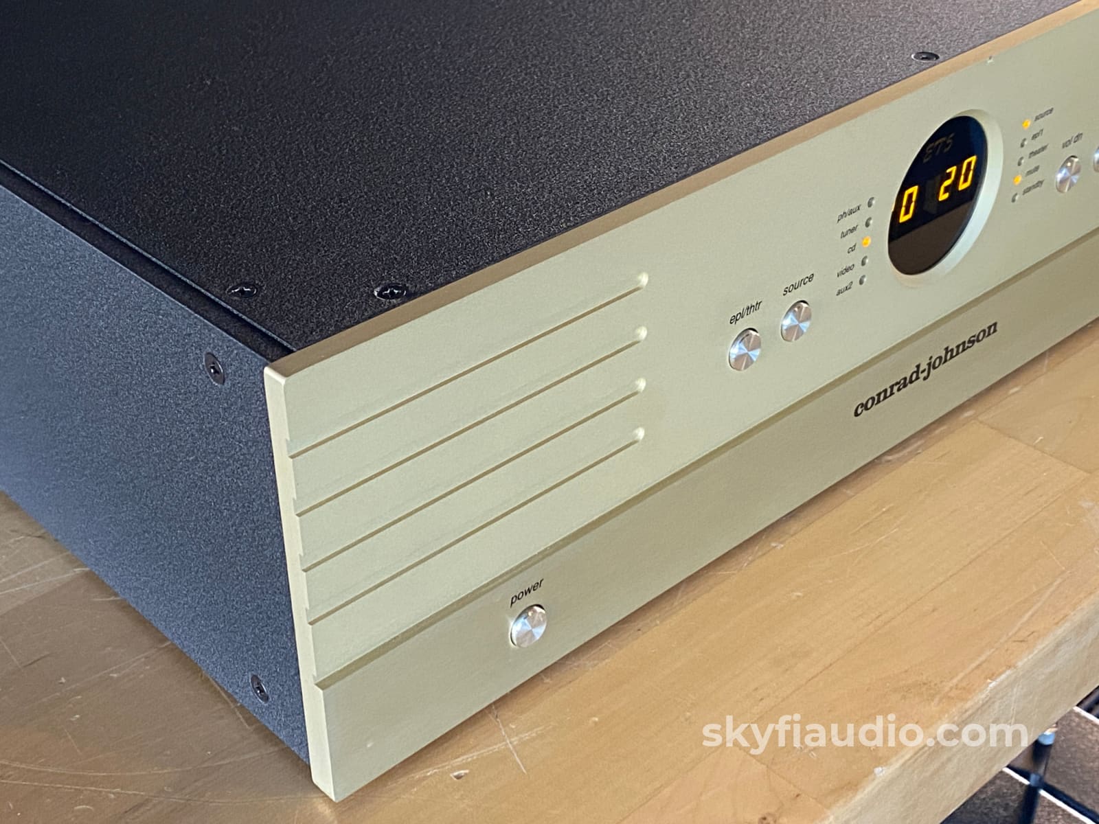 Conrad Johnson Et5 Enhanced Triode Preamplifier - Award Winning