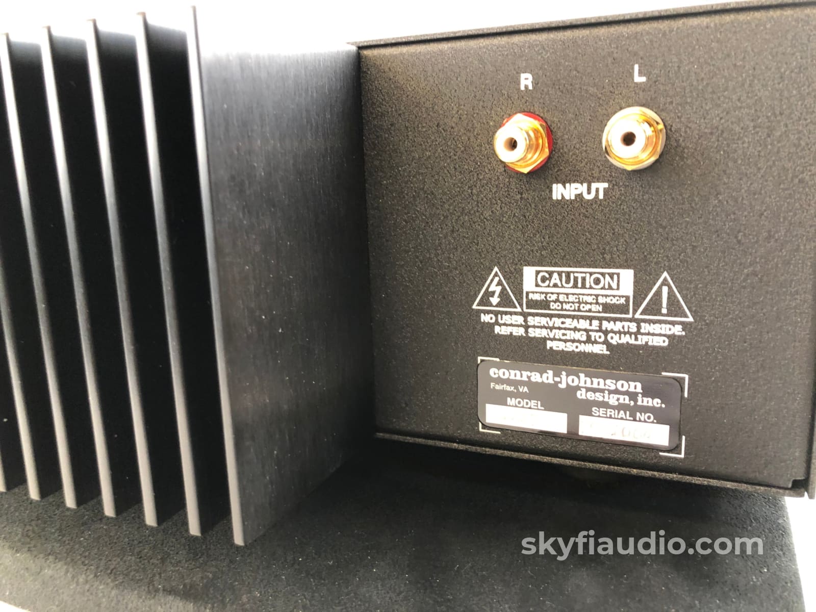 Conrad-Johnson Mf2275 Solid State Amplifier - Like New In Box