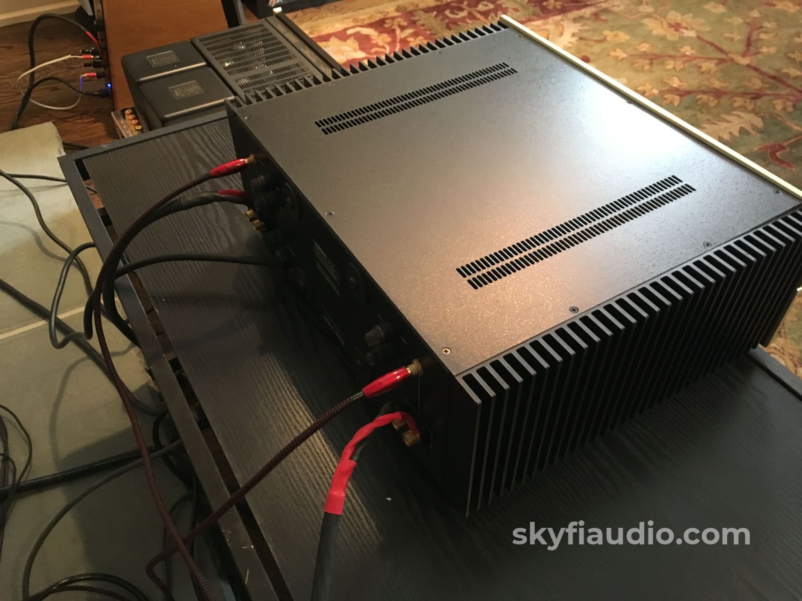 Conrad-Johnson Mf2300 Solid State Amplifier