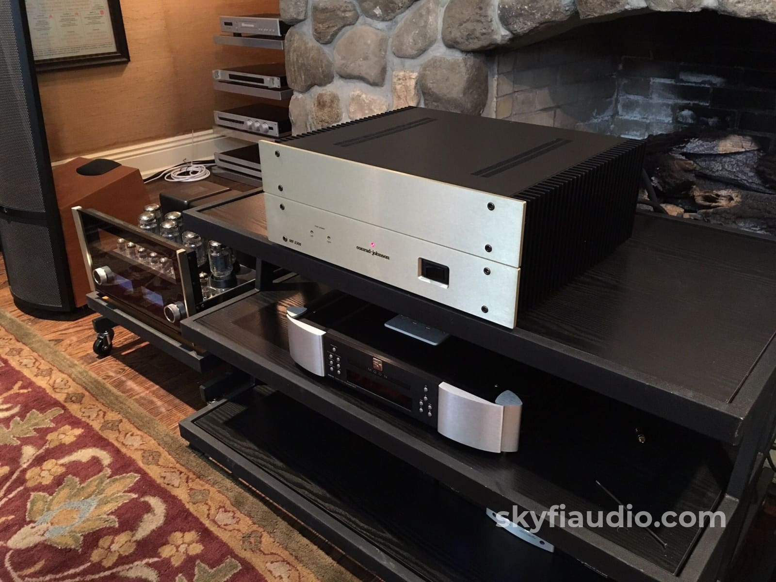 Conrad-Johnson Mf2300 Solid State Amplifier