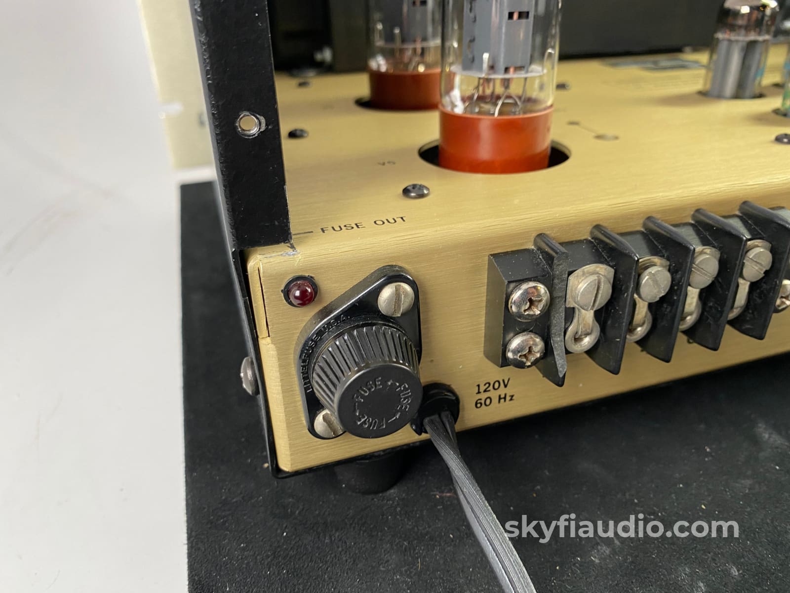 Conrad Johnson Mv52 Tube Amplifier - Factory Upgraded