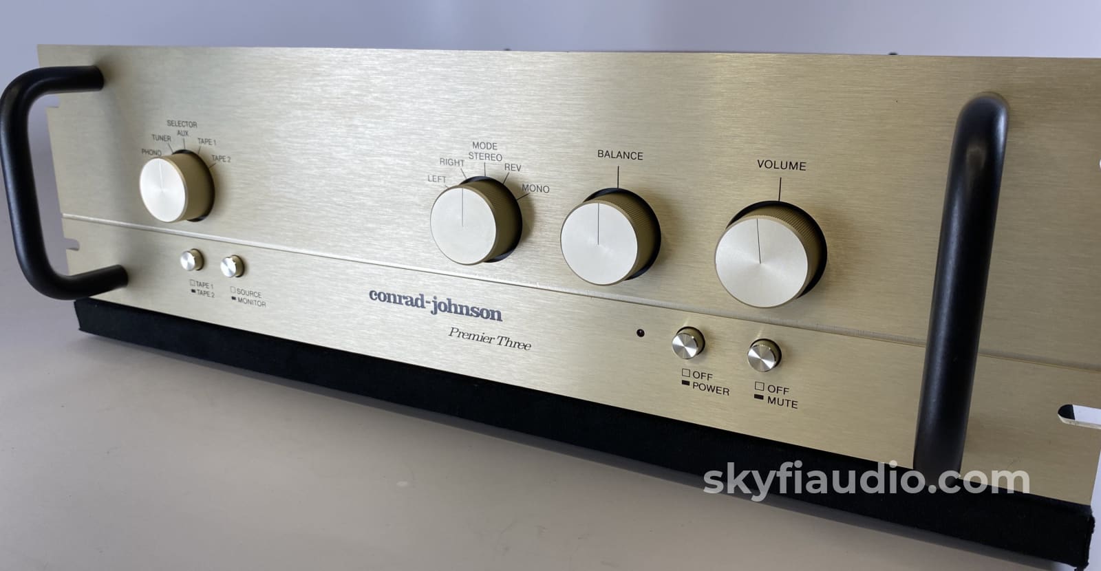 Conrad-Johnson - Premier Three Tube Preamp With Phono Stage Fully Serviced Preamplifier
