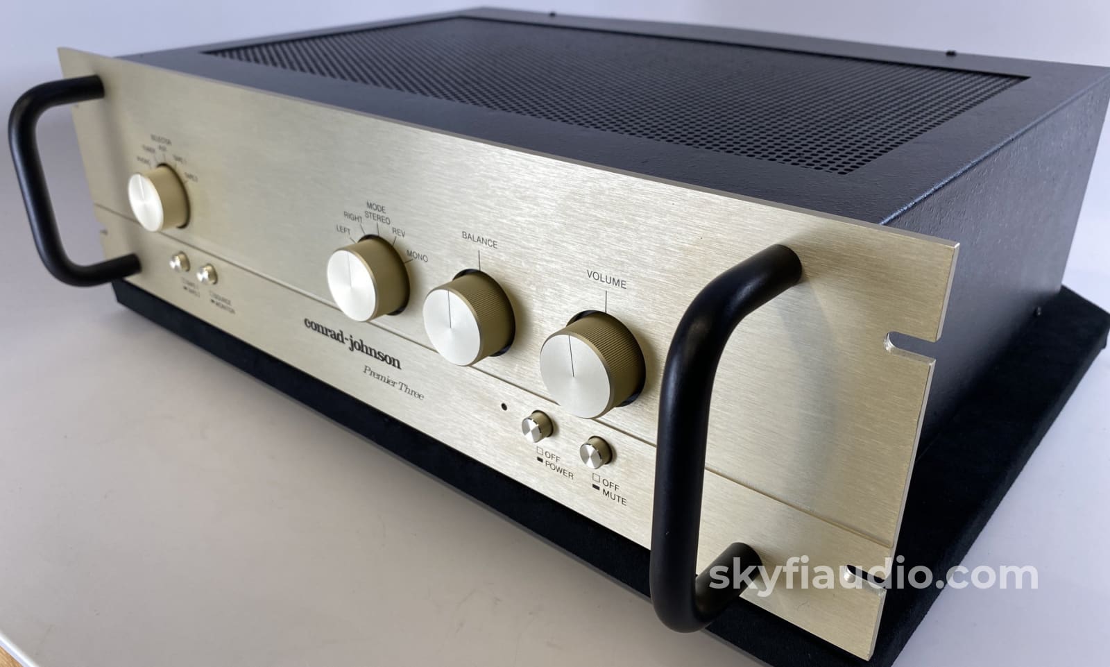Conrad-Johnson - Premier Three Tube Preamp With Phono Stage Fully Serviced Preamplifier