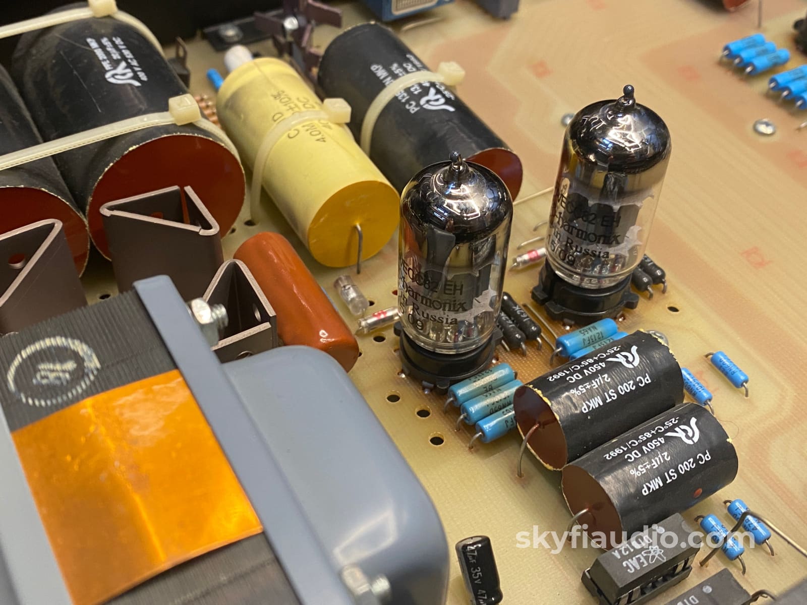 Conrad Johnson Pv10A All Tube Preamp With Phono Input Preamplifier