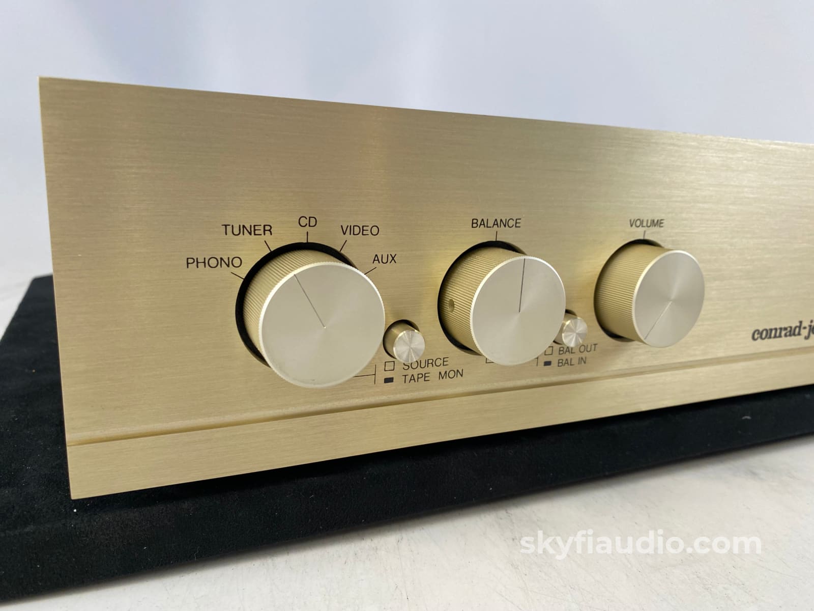 Conrad Johnson Pv10A All Tube Preamp With Phono Input Preamplifier