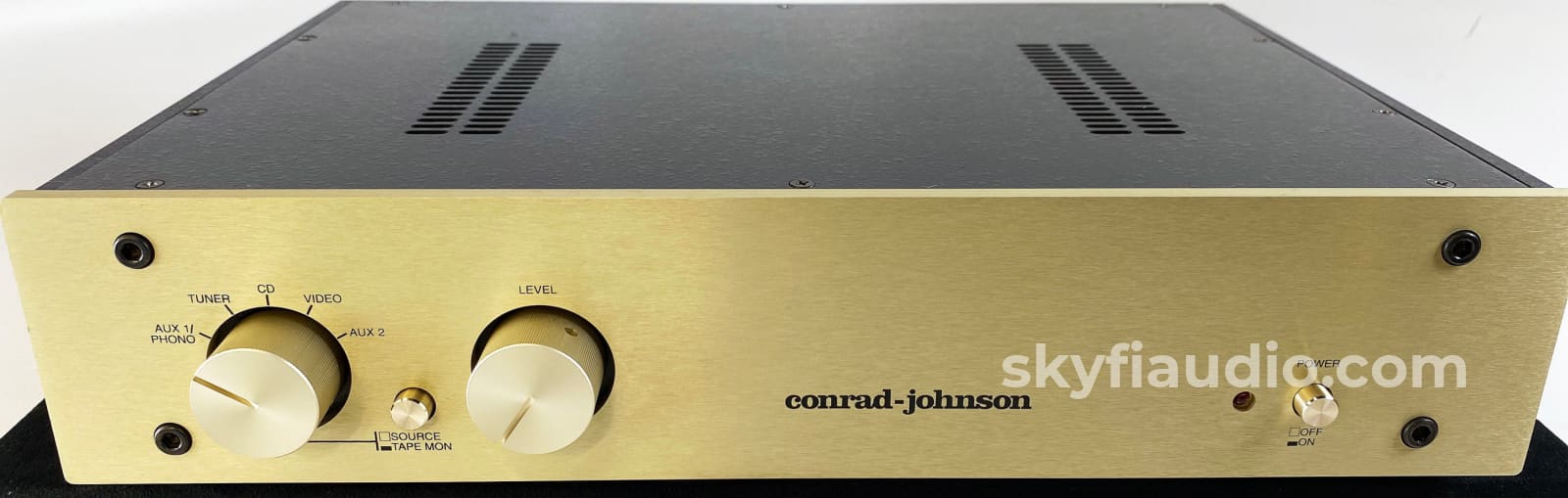 Conrad Johnson Pv10A All Tube Preamp With Phono Input Preamplifier
