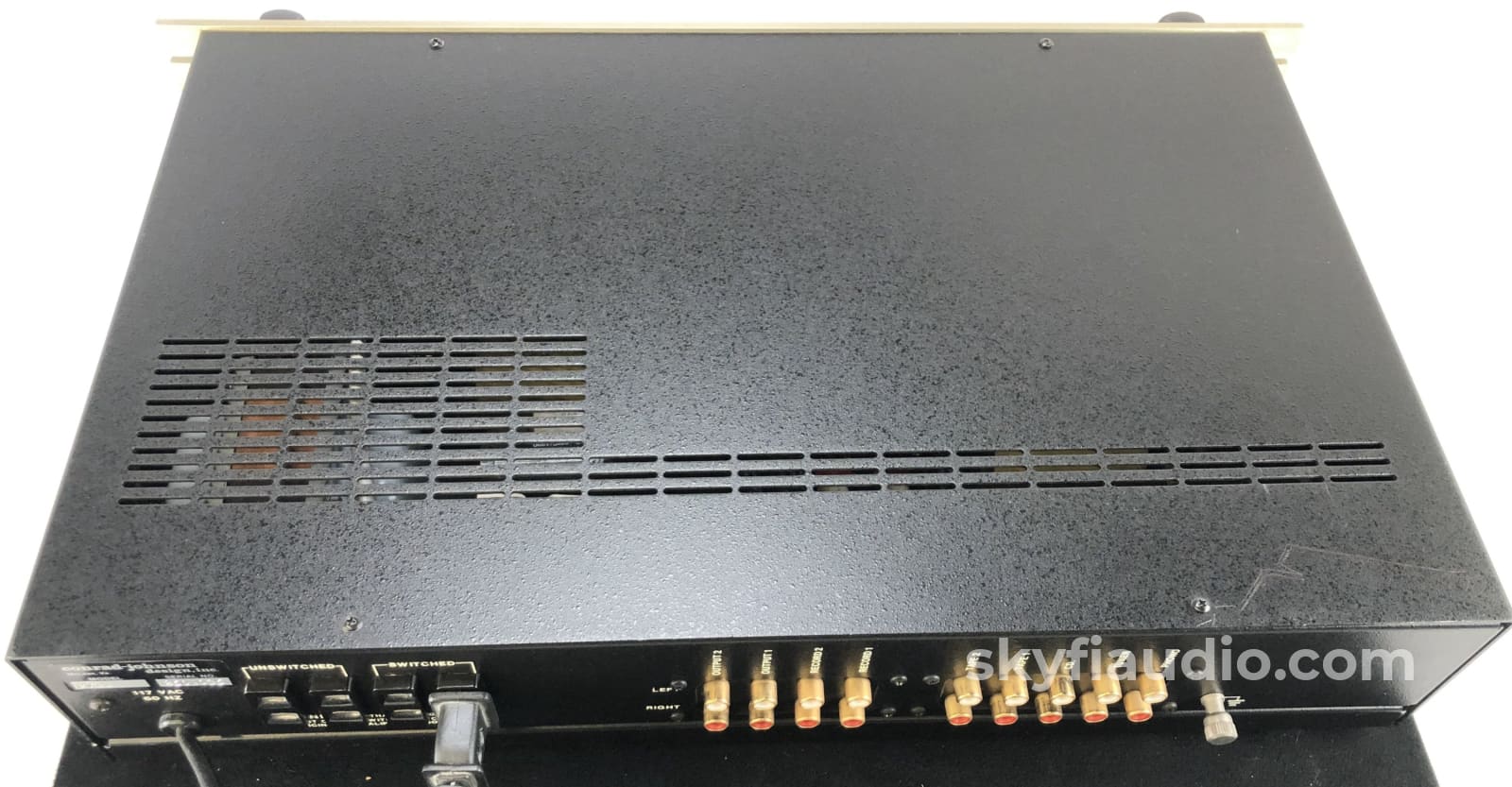 Conrad-Johnson Pv11 Tube Preamp With Phono Input Preamplifier