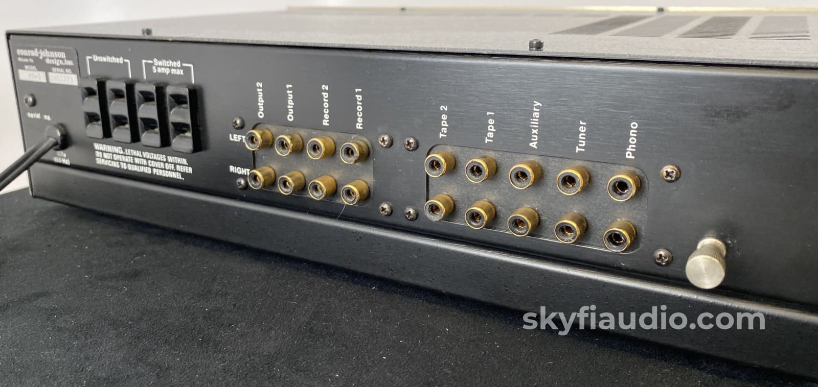Conrad Johnson Pv5 All-Tube Preamplifier With Phono