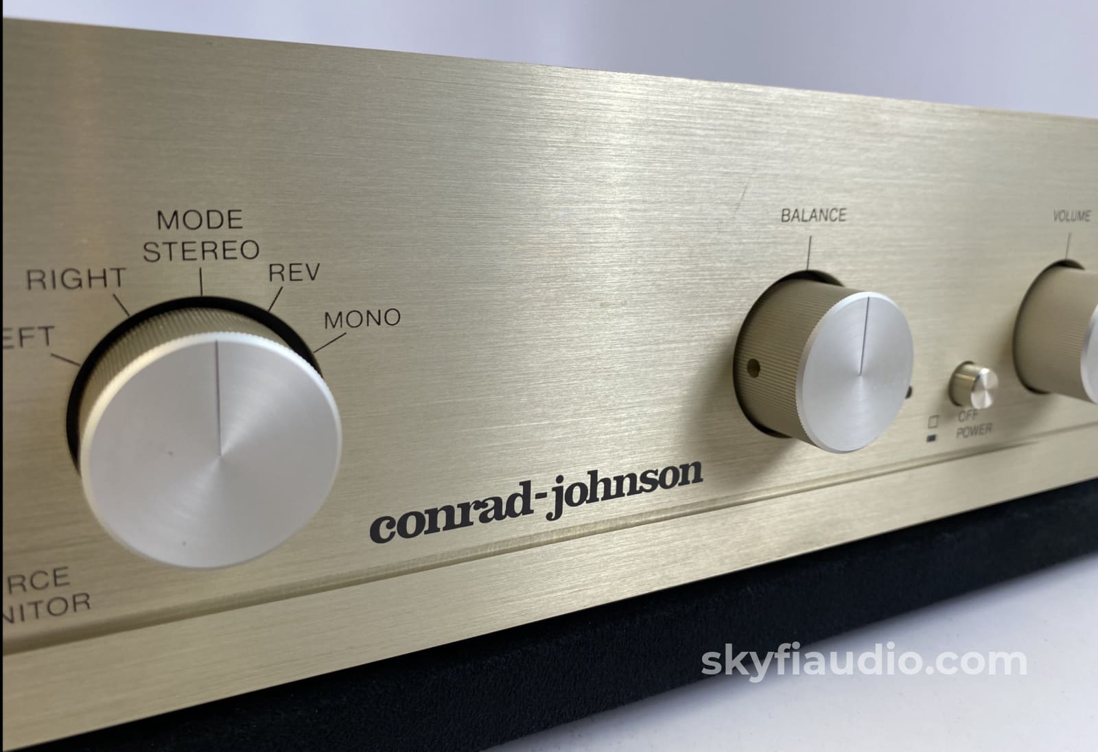 Conrad Johnson Pv5 All-Tube Preamplifier With Phono