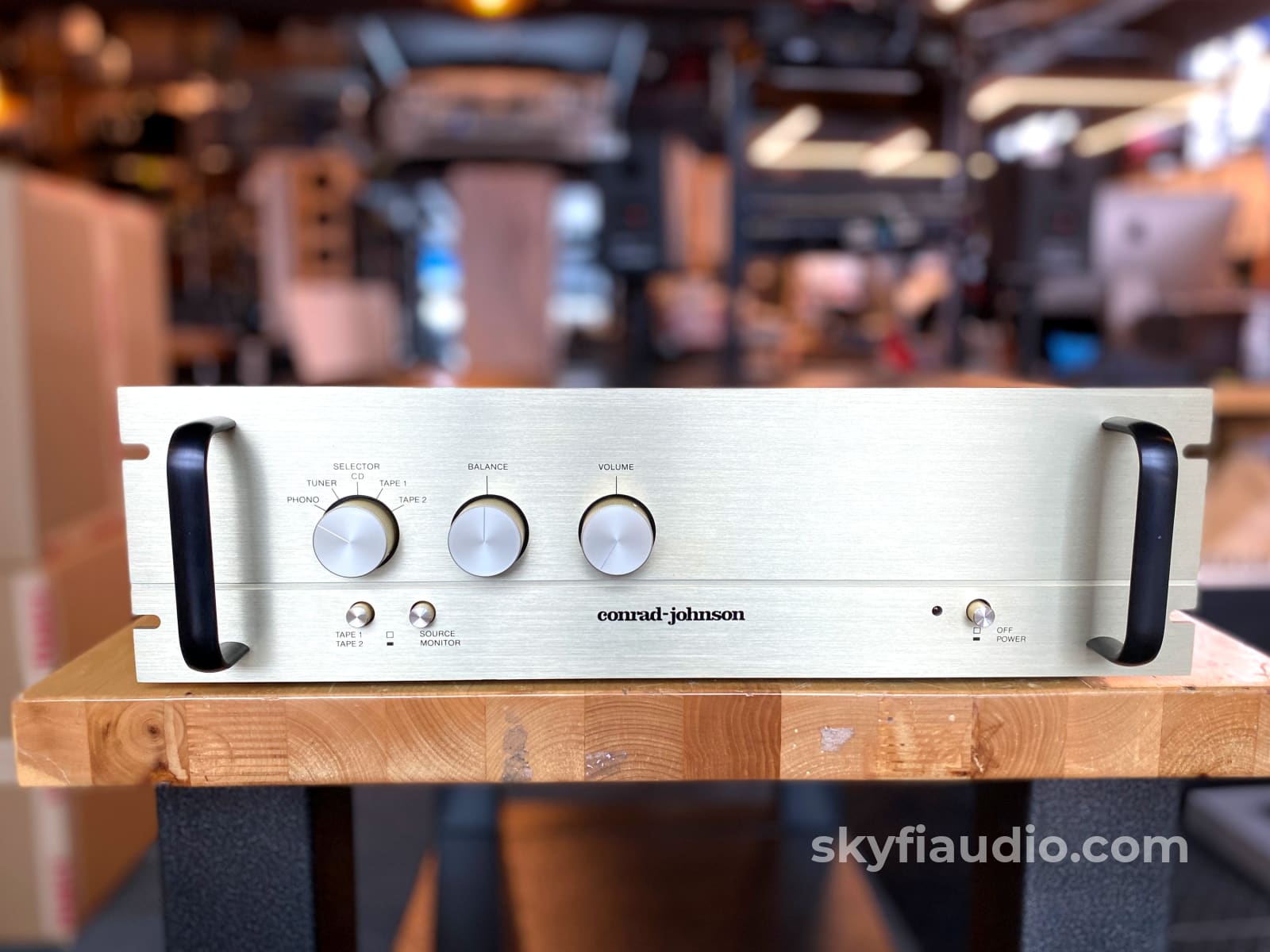 Conrad Johnson Pv9A Tube Preamplifier With Phono
