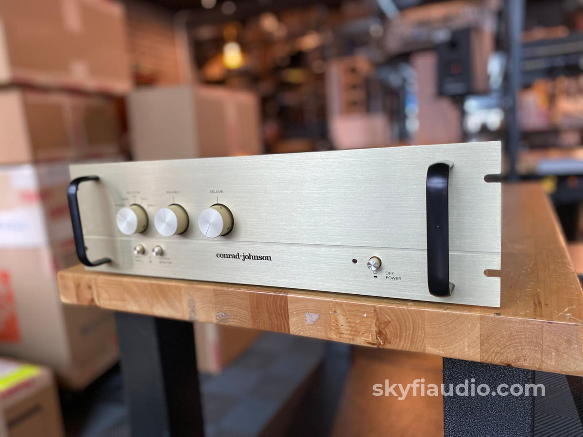 Conrad Johnson Pv9A Tube Preamp With Phono Preamplifier