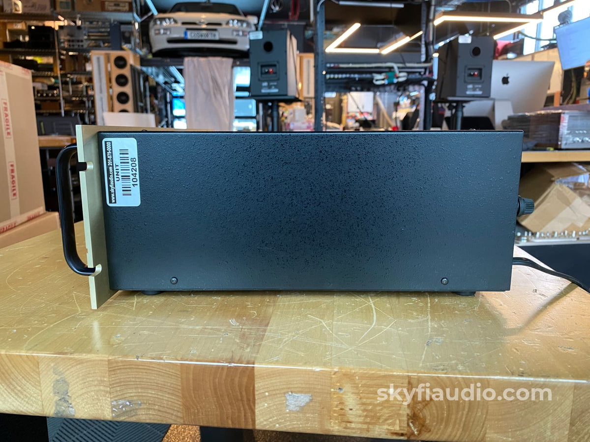 Conrad Johnson Pv9A Tube Preamp With Phono Preamplifier