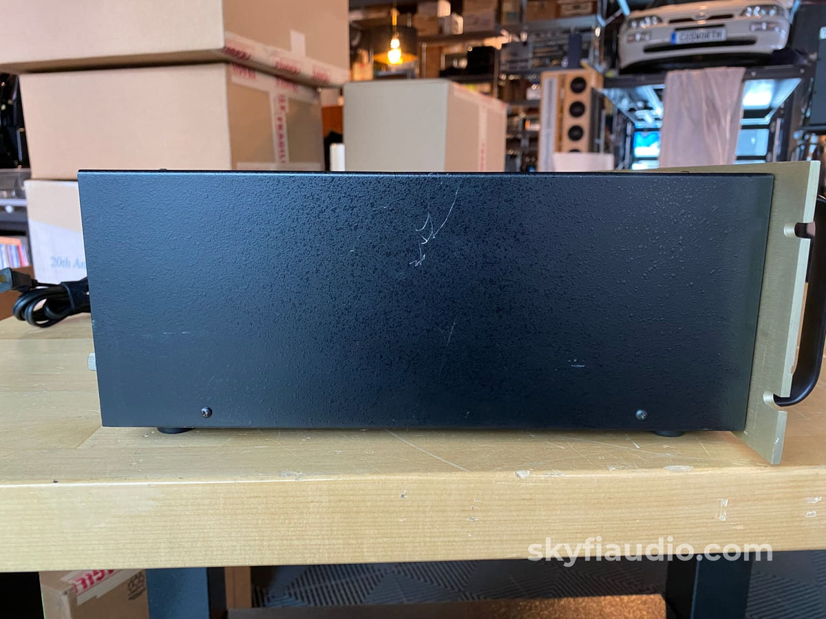 Conrad Johnson Pv9A Tube Preamp With Phono Preamplifier