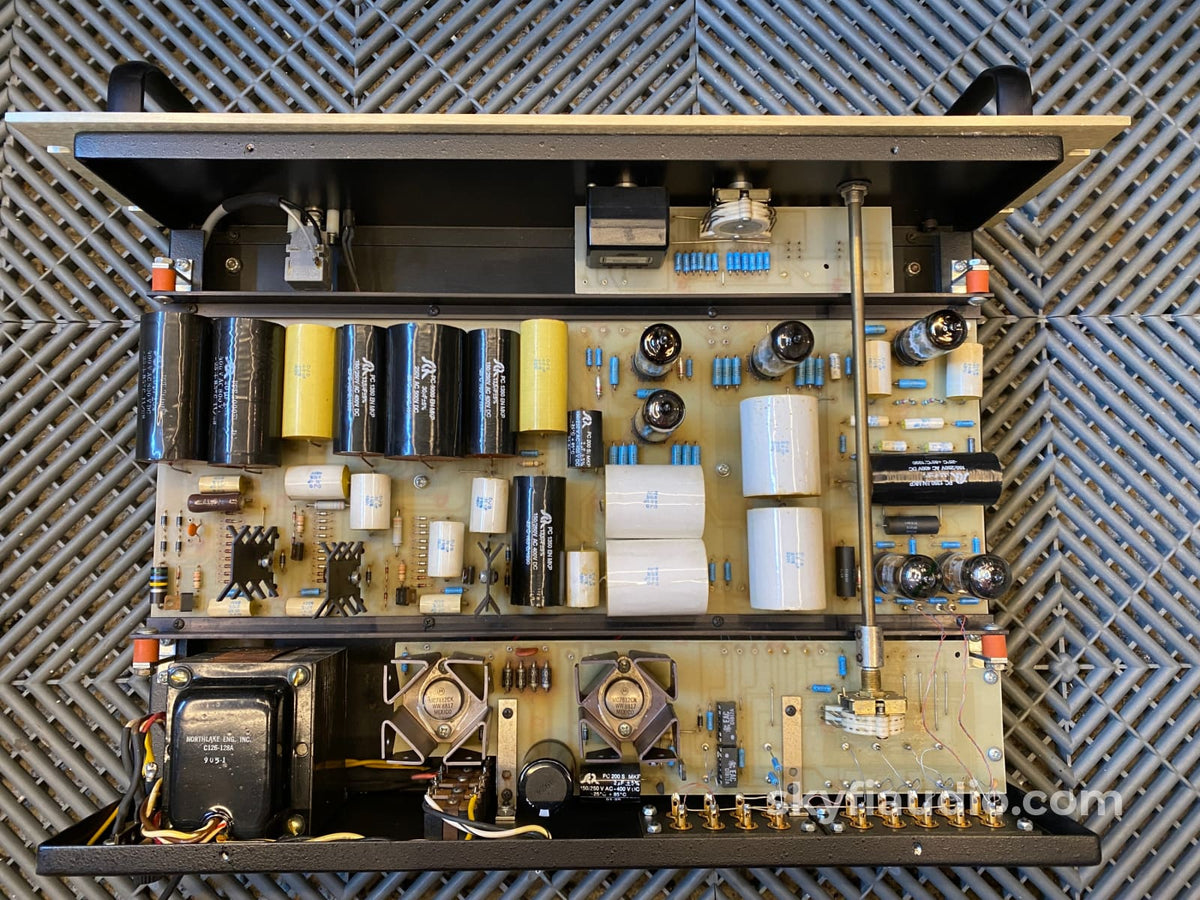 Conrad Johnson Pv9A Tube Preamplifier With Phono