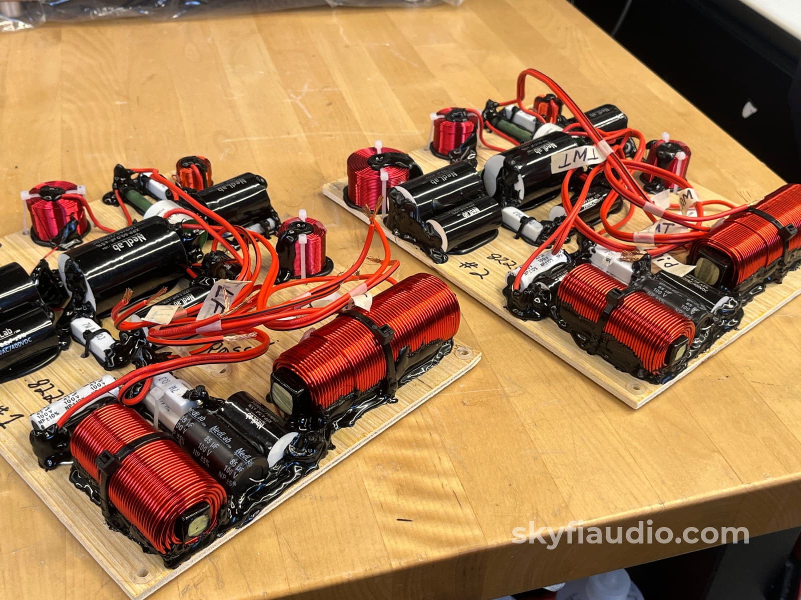 Custom Crossovers for Bowers & Wilkins 801 Series Speakers - By Crosso