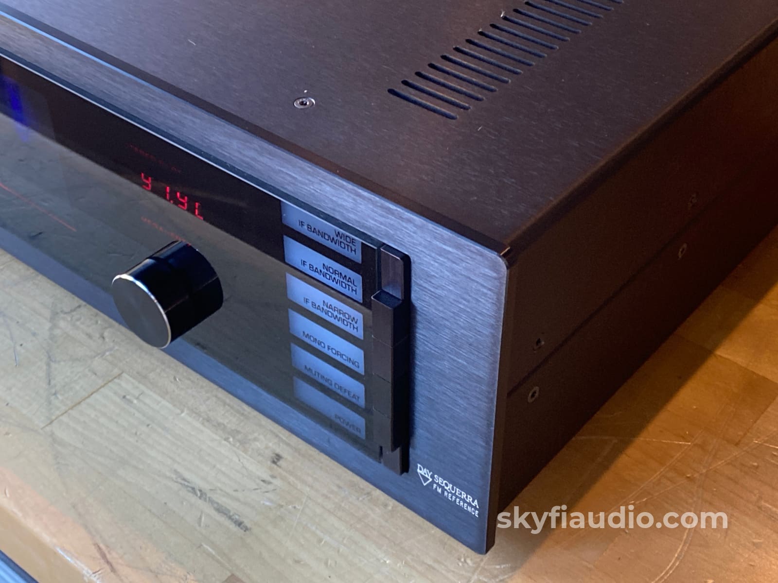 Day Sequerra 25Th Anniversary Fm Reference Tuner - The Ultimate
