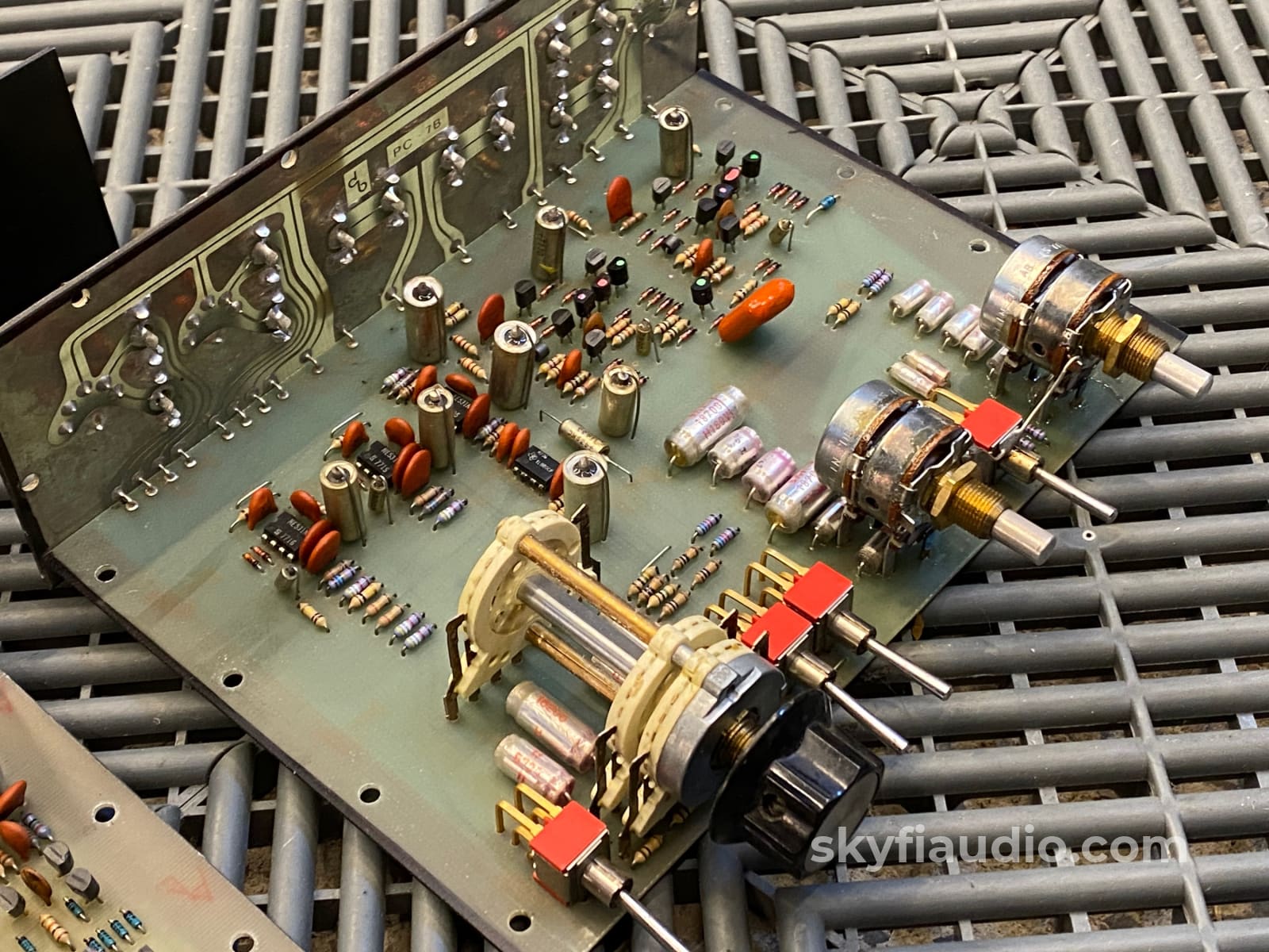 Db Systems Db-1 Db-5 Db-2 Preamp Tone Control Power Supply W/ Phono Preamplifier