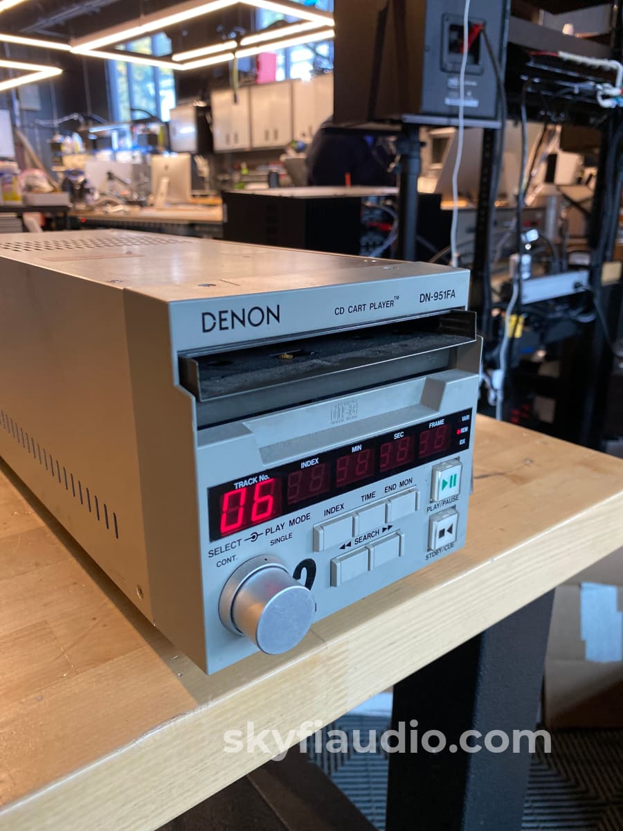 Denon Dn-951Fa Professional Broadcast Quality Cd Player + Digital