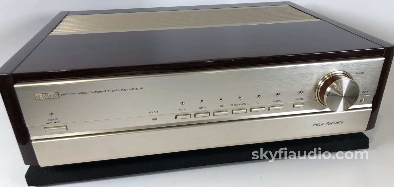 Denon Pra-2000Rg - Reference Gold Limited Edition Preamp With Phono Rare Preamplifier