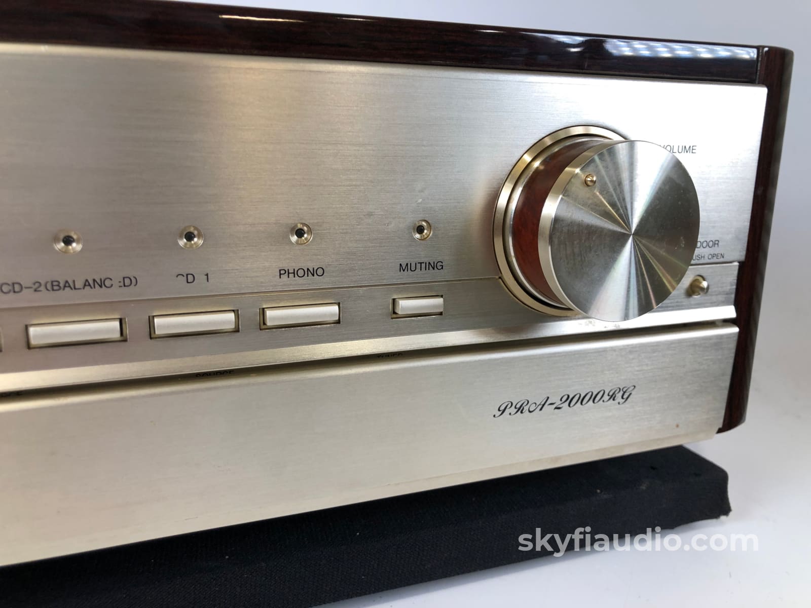 Denon Pra-2000Rg - Reference Gold Limited Edition Preamp With Phono Rare Preamplifier