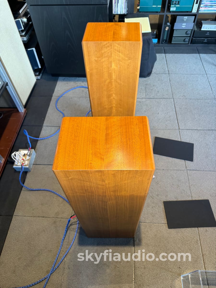 Devore Fidelity Gibbon Super 8 Speakers In Gorgeous Walnut Finish Made Nyc!