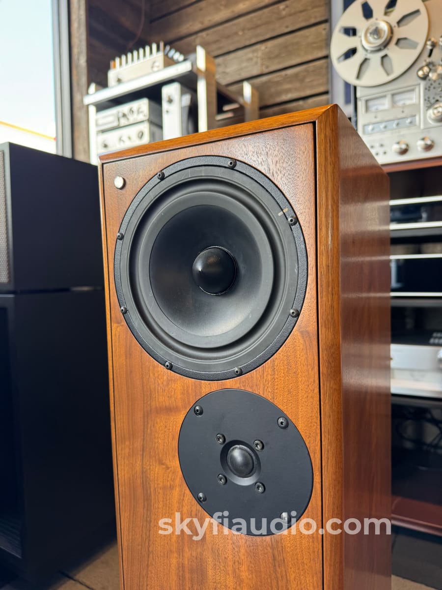 Devore Fidelity Gibbon Super 8 Speakers In Gorgeous Walnut Finish Made Nyc!