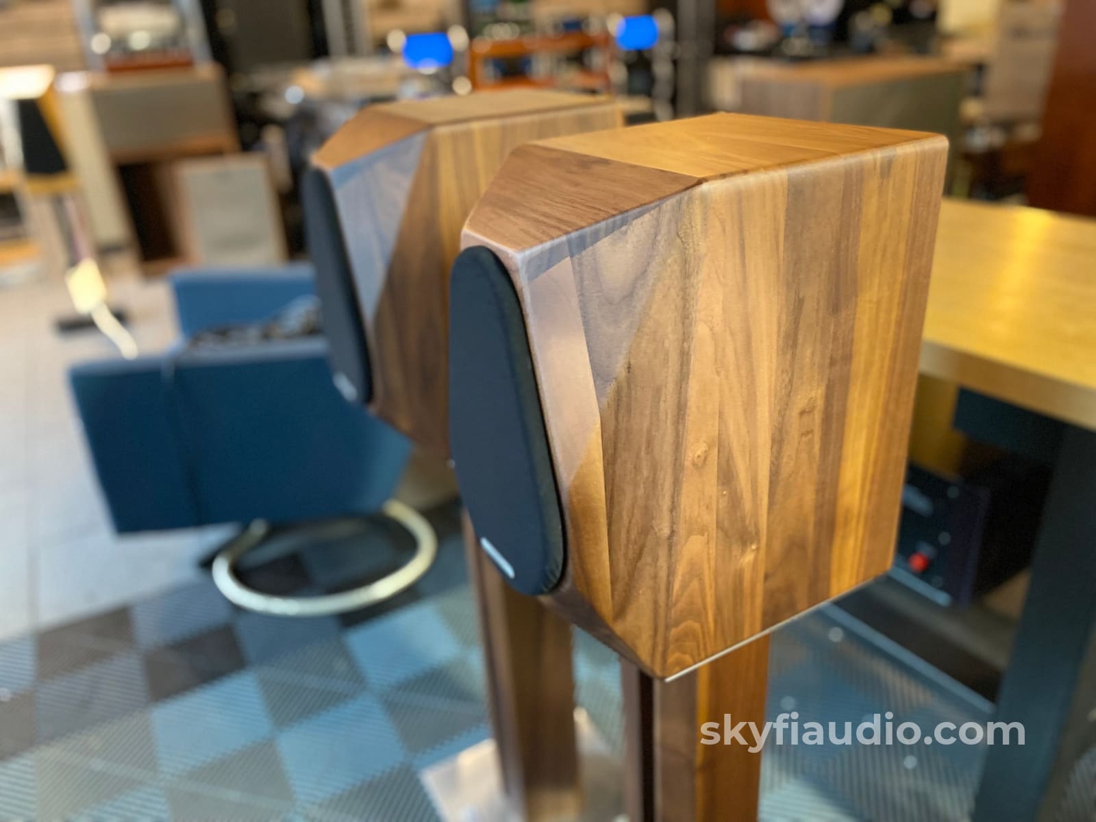 Diapason Adamantes V Speakers With Stands - Hand Crafted In Italy