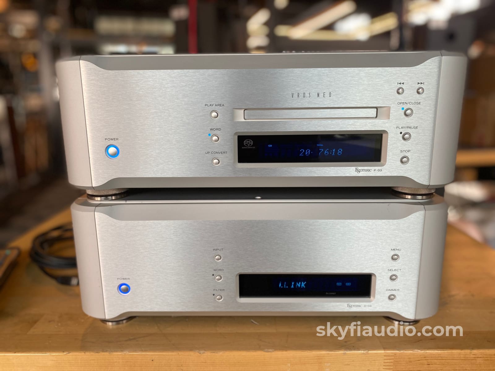 Esoteric P-03 SACD/CD Transport & D-03 D/A Converter (DAC)