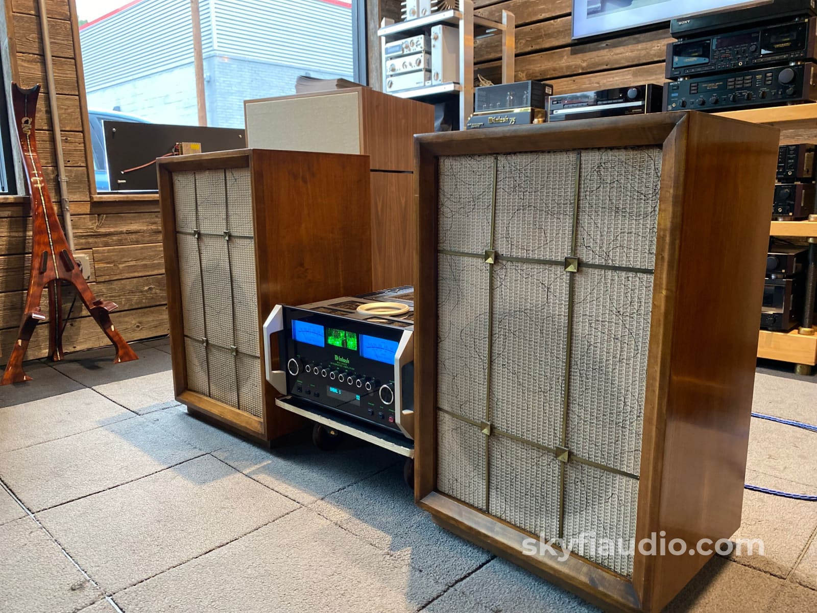 Ev Electro-Voice 15 3-Way Speaker System In Marquis Enclosures Speakers