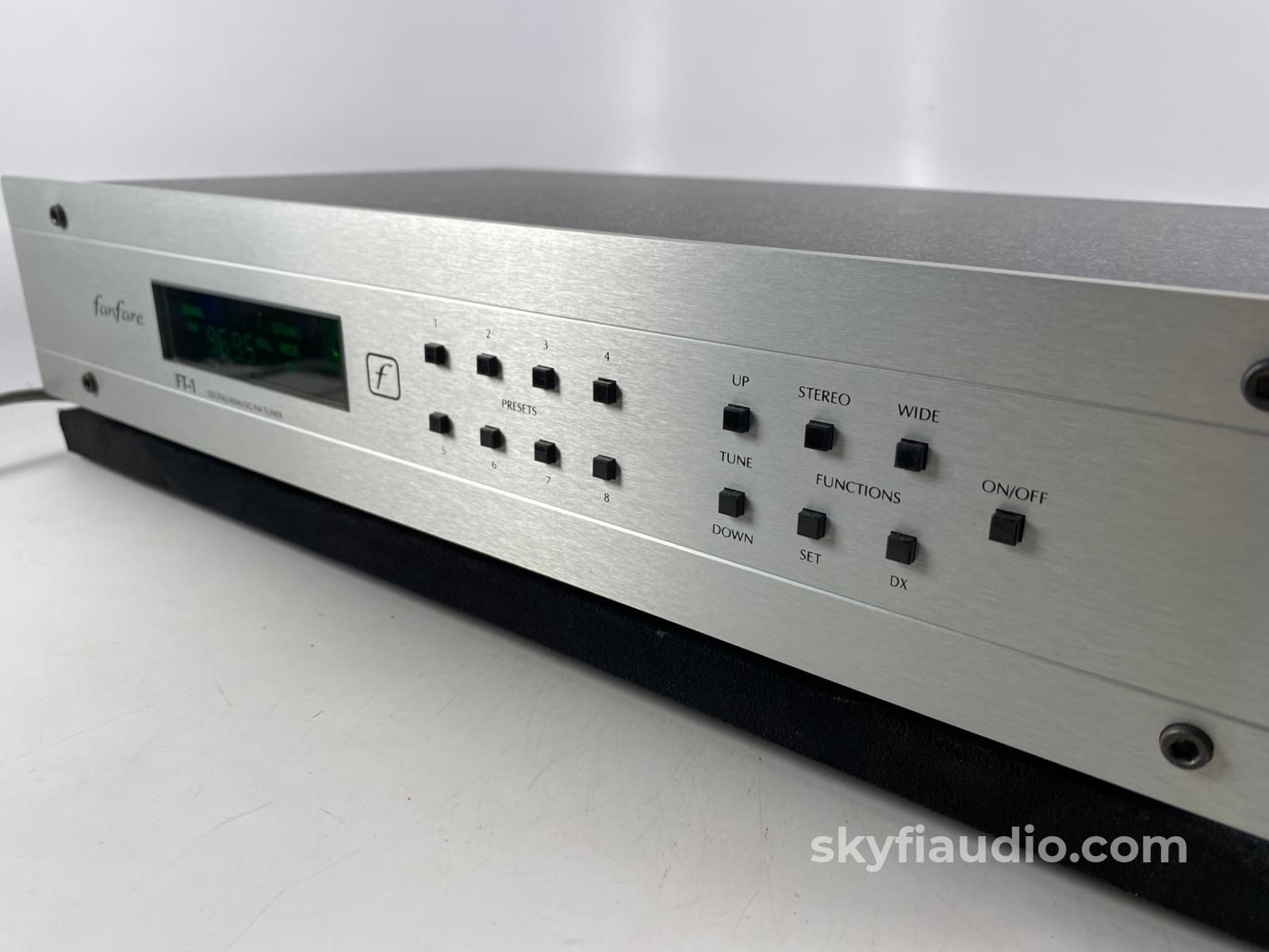 Fanfare Ft-1 Digital/Analog Fm Tuner With Remote Rare Silver Faceplate