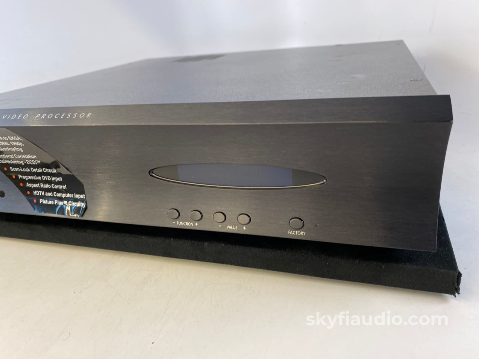 Faroudja Dvp-5000 Professional Hd Digital Video Processor And Scaler Preamplifier