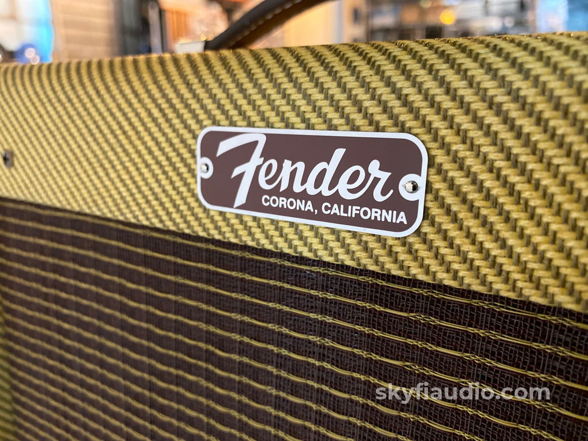 Fender Model 57 Champ 5F1 Guitar Amp In Tweed Accessory