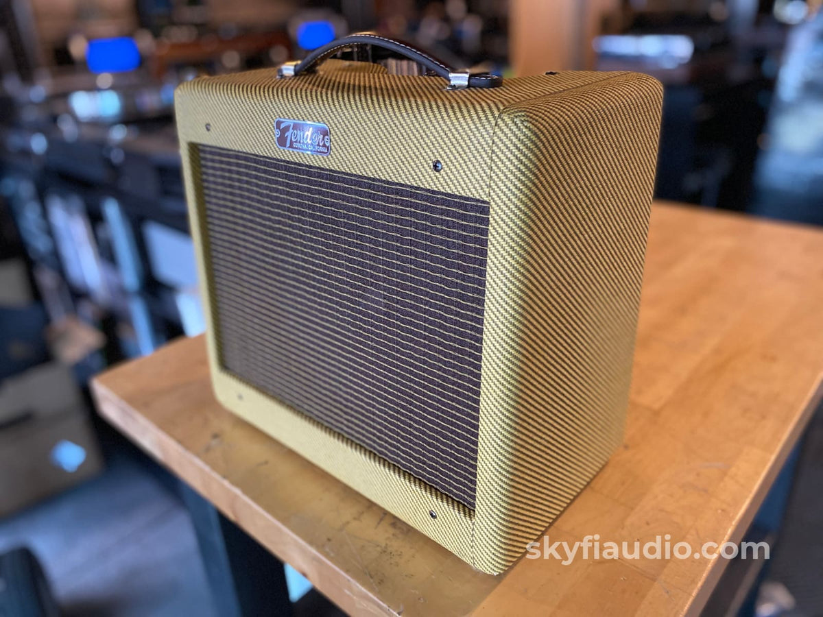 Fender Model 57 Champ 5F1 Guitar Amp In Tweed Accessory