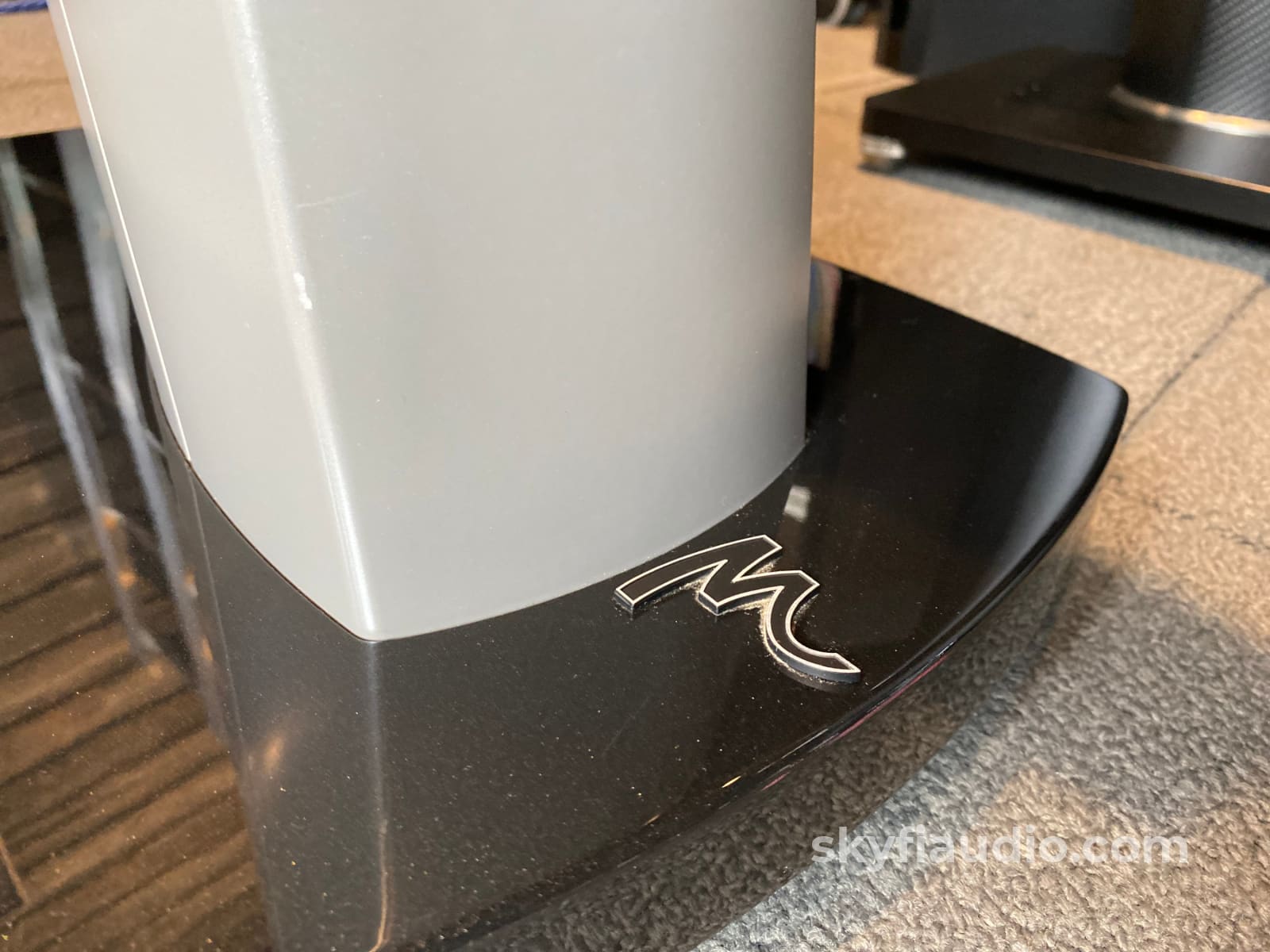 Focal Diablo Utopia Iii Speakers - As New And Complete With Stands $25K Msrp
