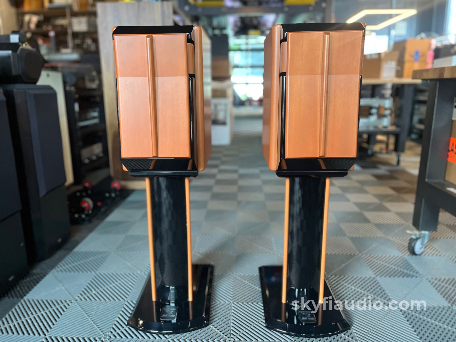Focal JS Labs Micro Utopia Speakers - W/ Stands Speakers