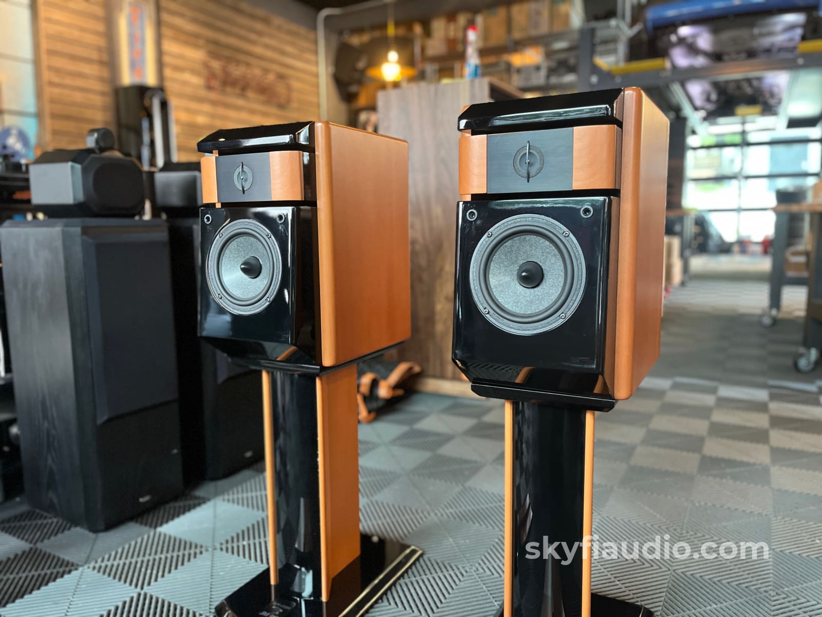 Focal JS Labs Micro Utopia Speakers - W/ Stands Speakers