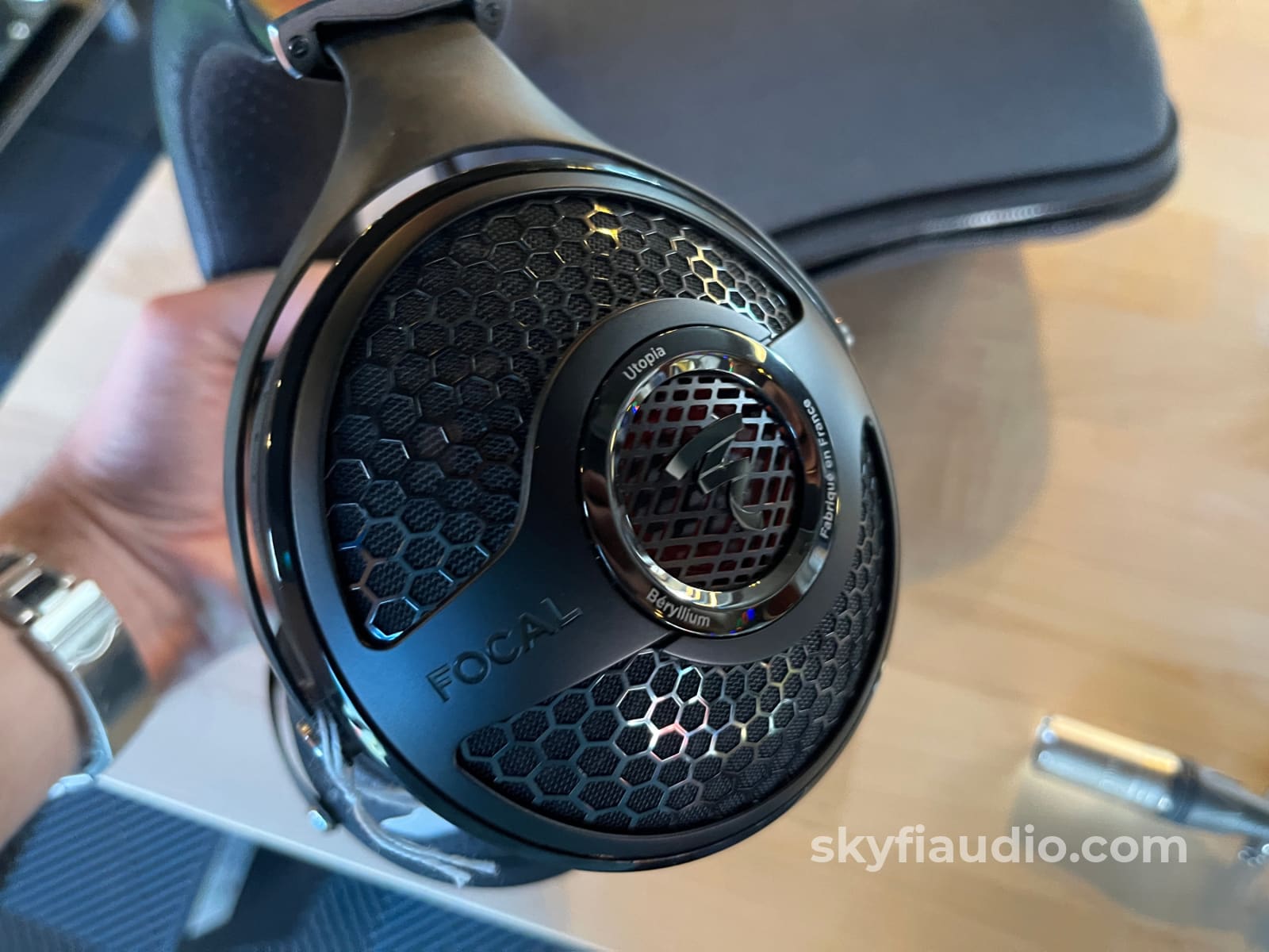 Focal Utopia Headphones - Beryllium Drivers - W/ Case Headphones