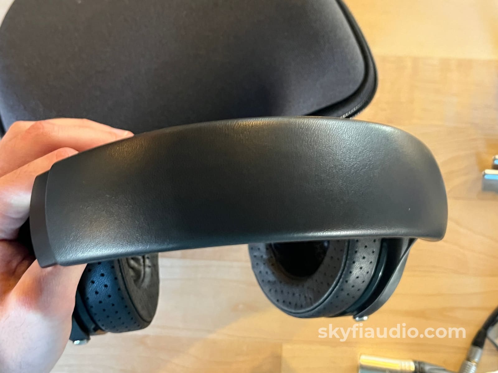 Focal Utopia Headphones - Beryllium Drivers - W/ Case Headphones