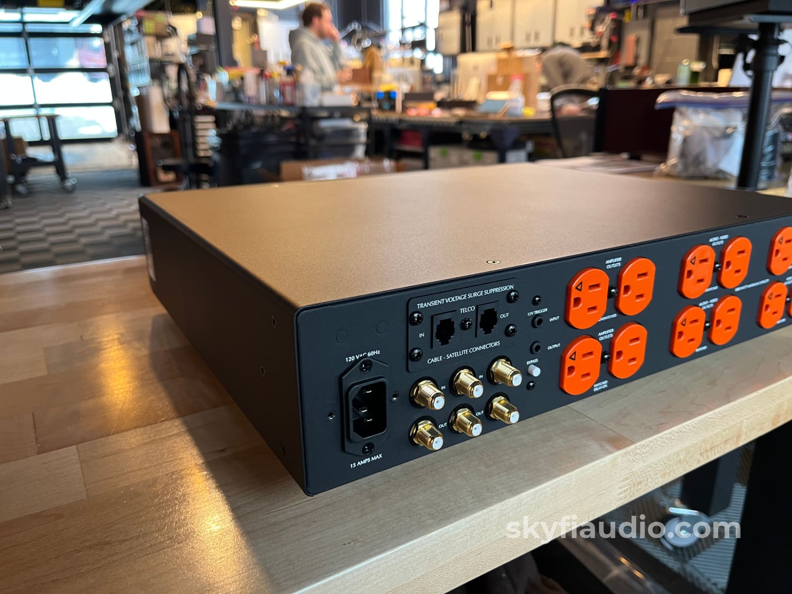 Furman Elite-15 PFi Power Conditioner - 13 Outlet