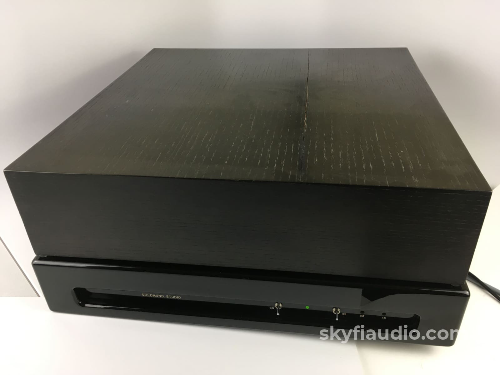 Goldmund Studio Linear Tracking Turntable With T3F Pl8 Controller