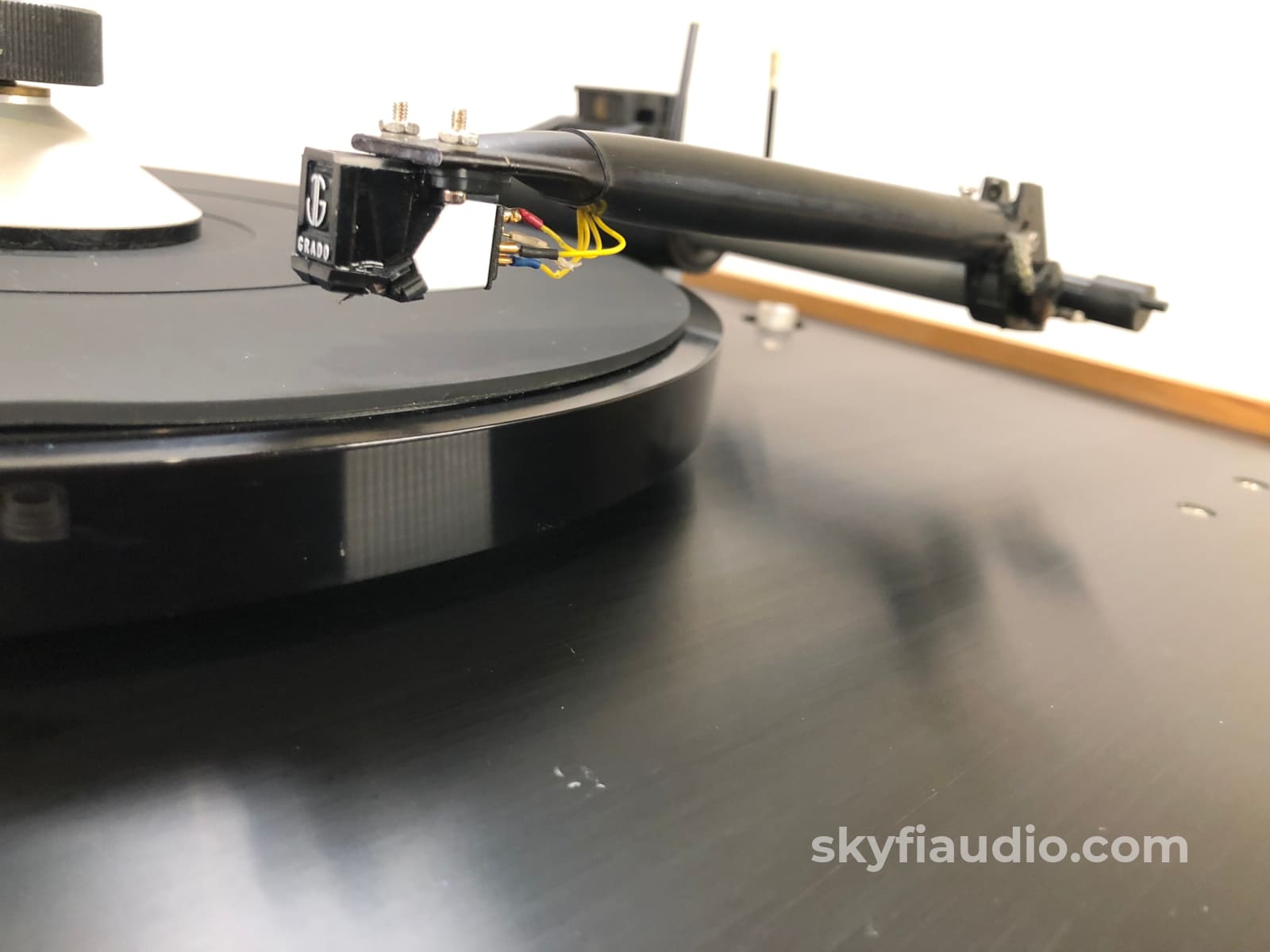 Goldmund Studio Turntable With Eminent Technologies Linear Air Bearing Arm And Grado Cartridge