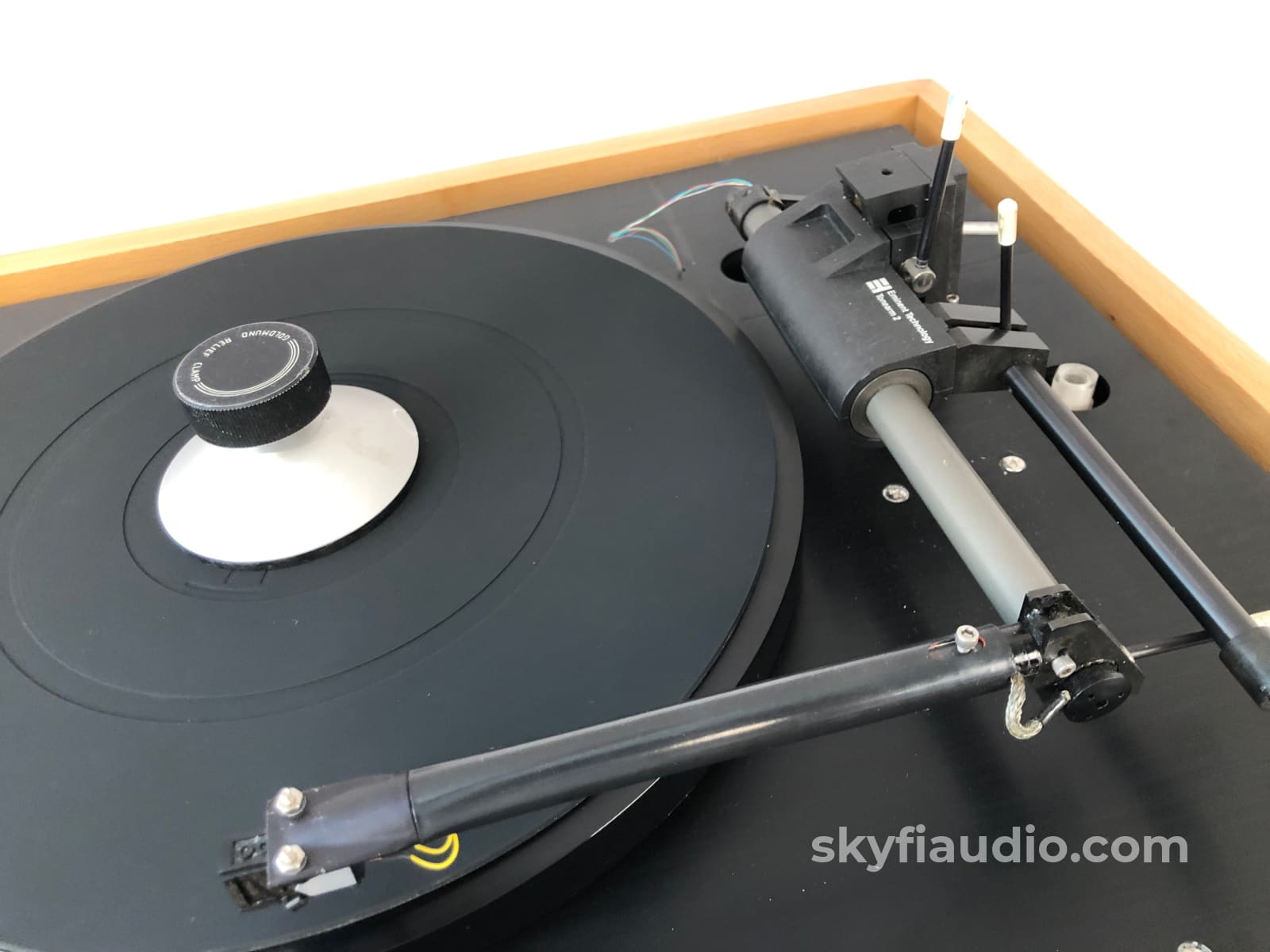 Goldmund Studio Turntable With Eminent Technologies Linear Air Bearing Arm And Grado Cartridge