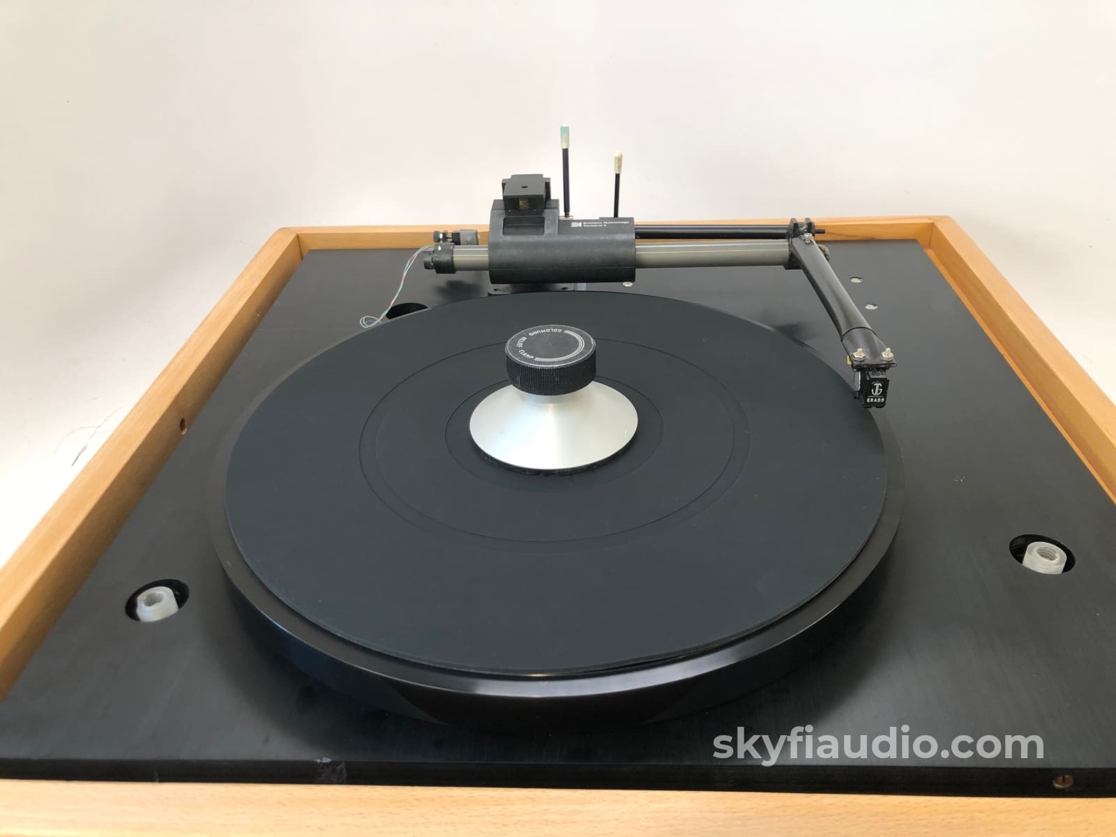 Goldmund Studio Turntable With Eminent Technologies Linear Air Bearing Arm And Grado Cartridge