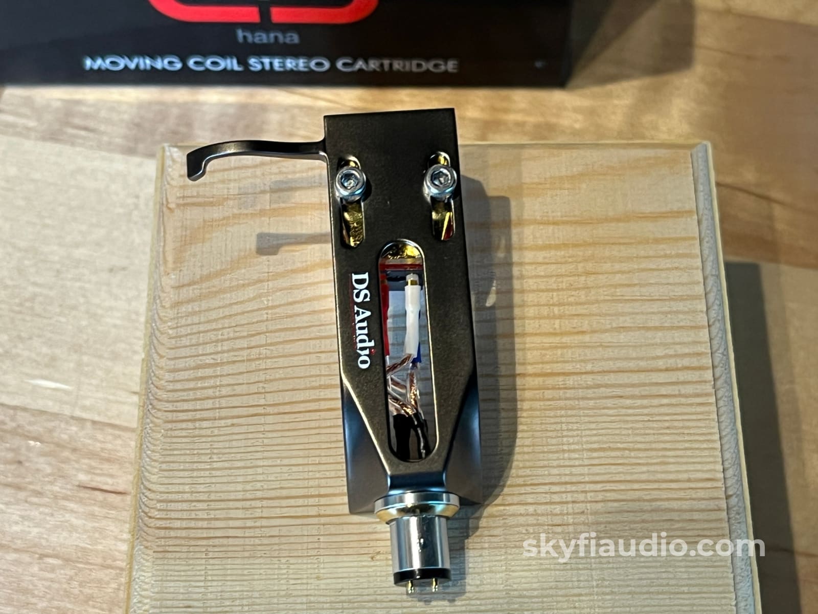Hana Umami Red W/ DS Audio HS-001 Headshell- Calibrated for 1200G/GME - Phono Cartridge