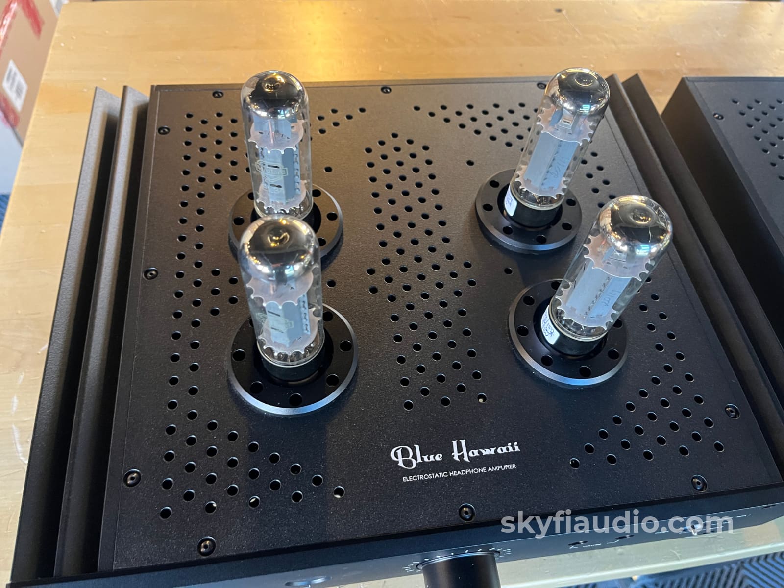 HeadAmp Blue Hawaii Special Edition Electrostatic Headphone Amplifier Integrated Amplifier