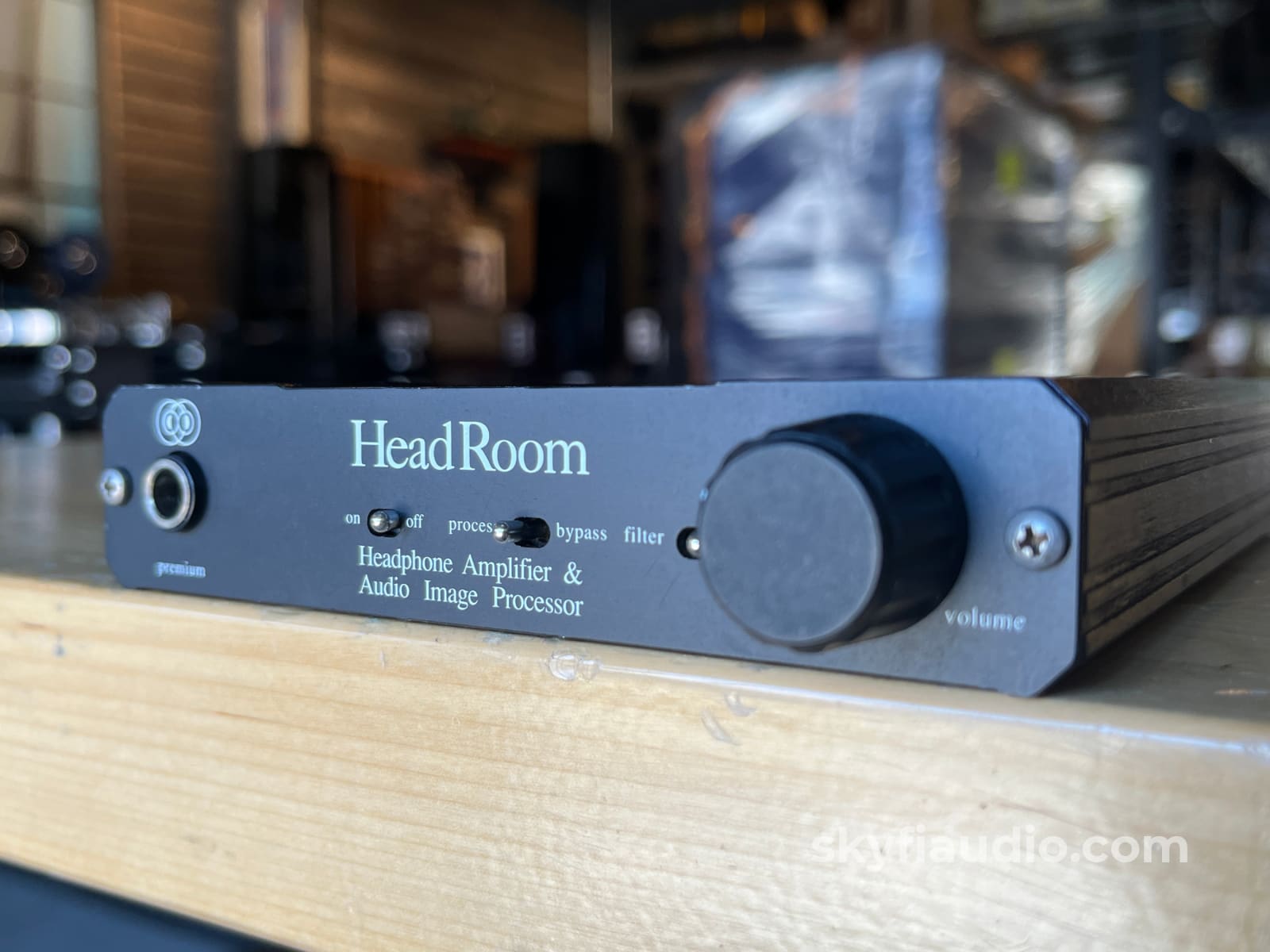 Headroom Premium Headphone Amplifier + Audio Image Processor - Aa Battery Capable! Headphones